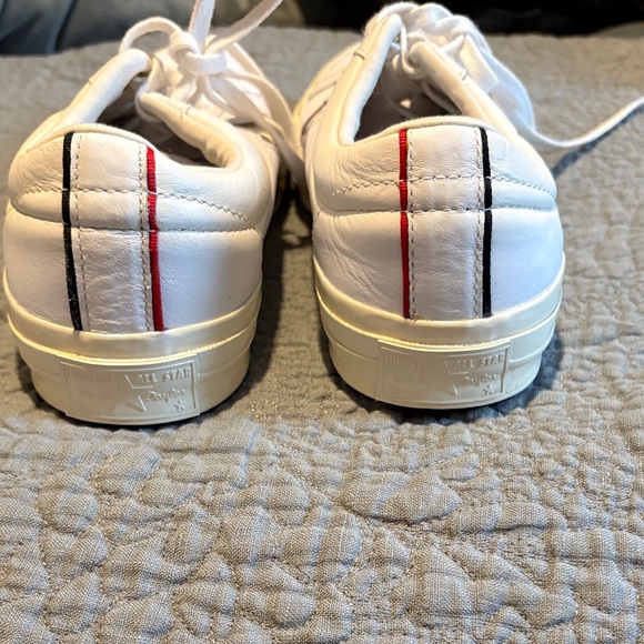 Converse White Star Sneakers with Red and Blue Accents - Picture 5 of 8